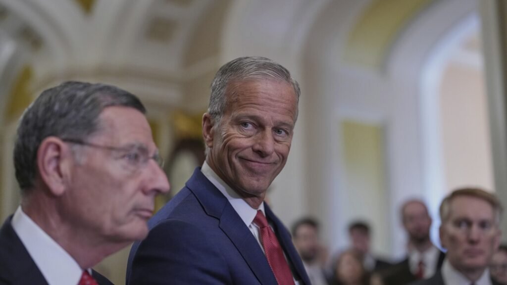 Propuesta fiscal republicana en el Senado aumentaría la deuda de EEUU en ,3 billones, según la CBO Propuesta fiscal republicana en el Senado aumentaría la deuda de EEUU en ,3 billones, según la CBO