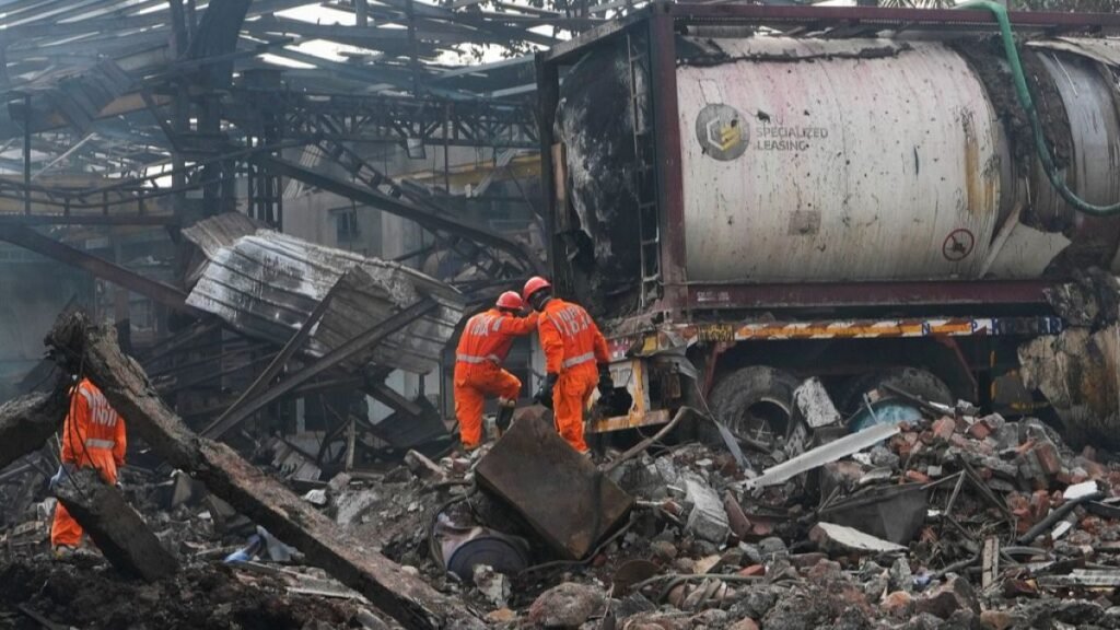Aumentan a 39 los muertos tras la explosión en una fábrica farmacéutica del sur de India Aumentan a 39 los muertos tras la explosión en una fábrica farmacéutica del sur de India