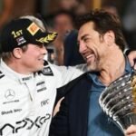 Preguntan a Javier Bardem cómo fue trabajar con Brad Pitt en ‘F1: La película’ y es claro en su respuesta: «Es un tipo muy…»
